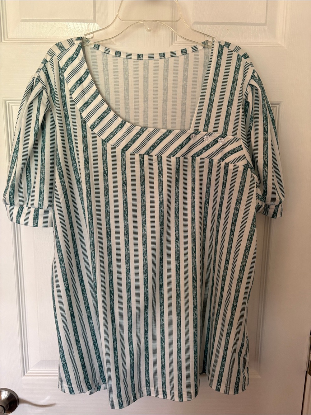 Striped Scoop Neck Tunic Top in Green and White